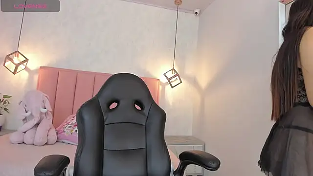 SUNNYCYRUS online show from March 2025 07:40:01 PM