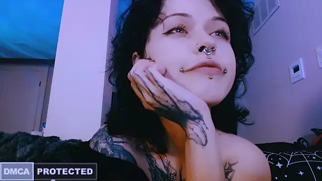 Snapshot of NaughtyLittleFox chatting on April 2026 05:45:01 AM NaughtyLittleFox online show from April 2026 05:45:01 AM