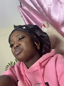 Snapshot of Queen_Arnah254 chatting on May 2026 09:35:02 PM Queen Arnah254 online show from May 2026 09:35:02 PM