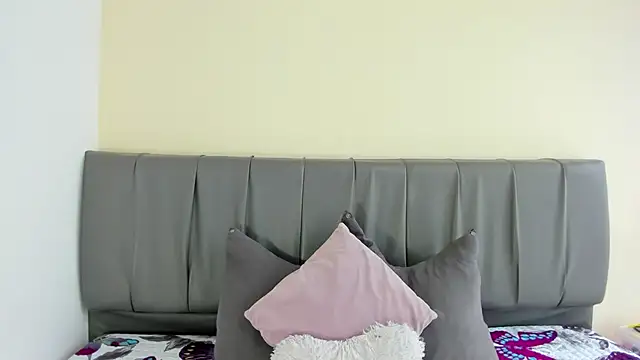 Cherllynn online show from December 2025 02:48:01 PM