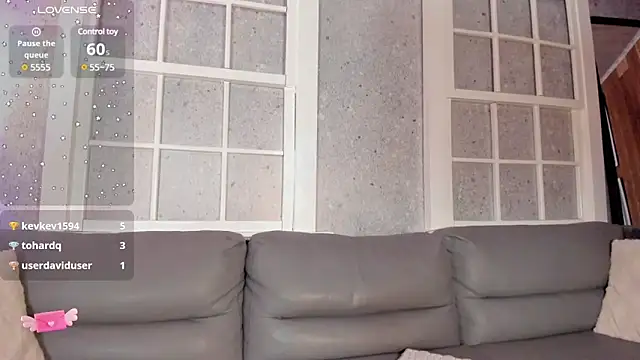 Snapshot of Aprillbrunette chatting on January 2025 05:24:01 AM Aprillbrunette online show from January 2025 05:24:01 AM