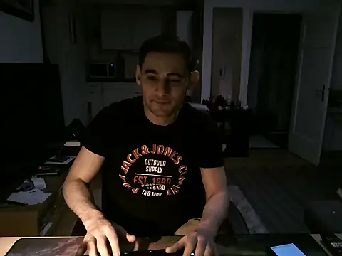 Snapshot of mihaimichael chatting on February 2025 10:42:02 PM mihaimichael online show from February 2025 10:42:02 PM
