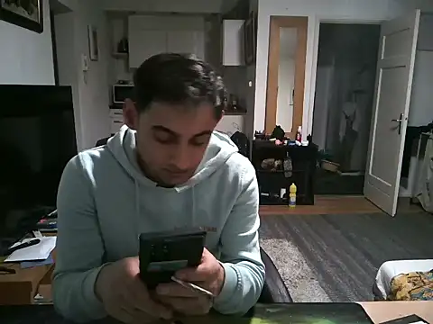 Snapshot of mihaimichael chatting on March 2025 12:15:01 AM mihaimichael online show from March 2025 12:15:01 AM