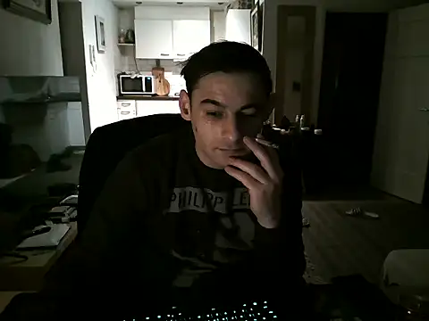 Snapshot of mihaimichael chatting on March 2025 08:27:01 PM mihaimichael online show from March 2025 08:27:01 PM