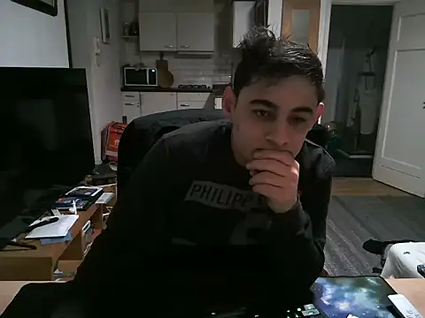 Snapshot of mihaimichael chatting on March 2025 05:51:01 AM mihaimichael online show from March 2025 05:51:01 AM