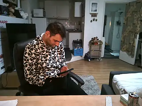 mihaimichael online show from November 2025 02:42:01 PM