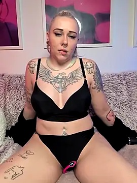 nora the strange online show from May 2026 06:05:01 PM
