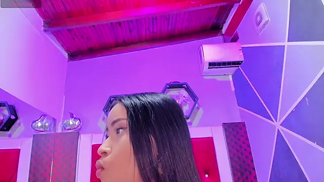 Karoll014 online show from February 2026 12:13:02 PM