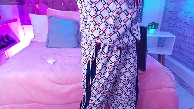 Tayzon Foxxx online show from September 2025 12:43:02 PM