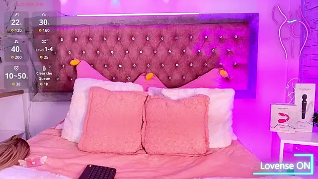 Tayzon Foxxx online show from October 2025 12:48:02 PM