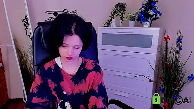 Alina Mills online show from December 2024 10:32:01 AM