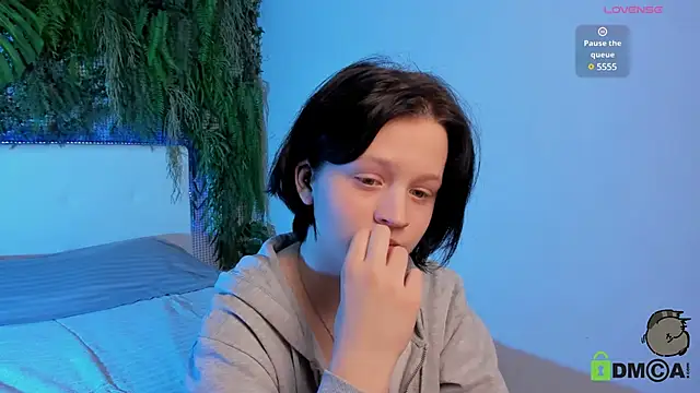 Alina Mills online show from February 2025 08:35:02 PM