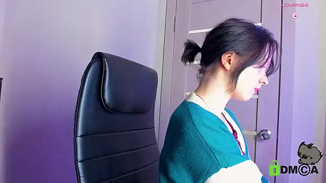 Alina Mills online show from March 2025 03:39:01 PM