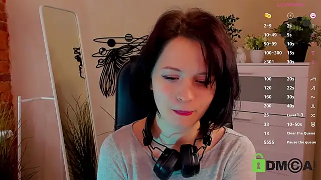 Alina Mills online show from March 2025 10:54:02 AM