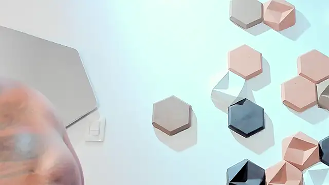 Snapshot of Makonneen chatting on January 2025 07:57:01 AM Makonneen online show from January 2025 07:57:01 AM