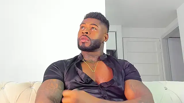 Snapshot of Makonneen chatting on October 2025 06:41:02 AM Makonneen online show from October 2025 06:41:02 AM