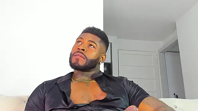 Snapshot of Makonneen chatting on November 2025 05:57:02 AM Makonneen online show from November 2025 05:57:02 AM