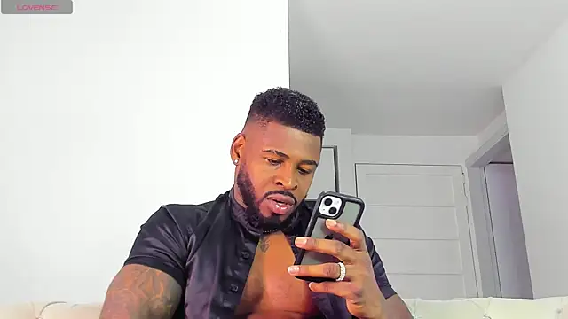 Snapshot of Makonneen chatting on January 2026 05:54:02 AM Makonneen online show from January 2026 05:54:02 AM