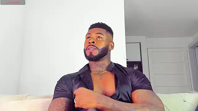 Snapshot of Makonneen chatting on January 2026 01:08:02 AM Makonneen online show from January 2026 01:08:02 AM