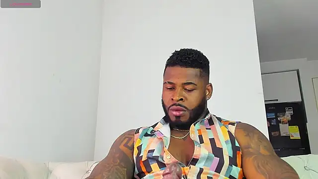 Snapshot of Makonneen chatting on March 2026 08:15:01 PM Makonneen online show from March 2026 08:15:01 PM