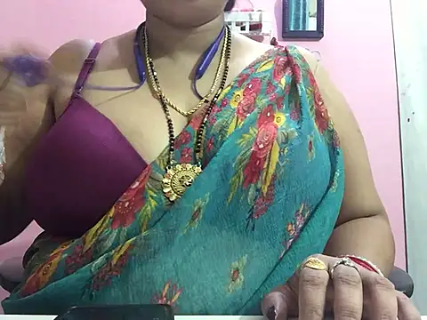 Snapshot of Desi_bhabhiii chatting on December 2024 05:52:02 AM Desi bhabhiii online show from December 2024 05:52:02 AM