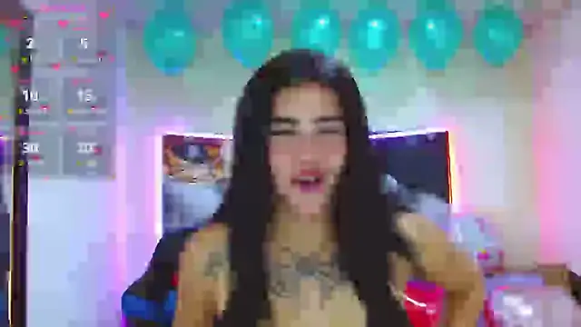  luna torres online show from February 2025 01:09:02 PM