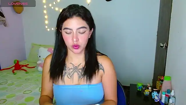  luna torres online show from February 2025 11:23:02 PM