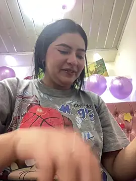 Snapshot of _luna_torres chatting on February 2026 12:49:01 PM luna torres online show from February 2026 12:49:01 PM