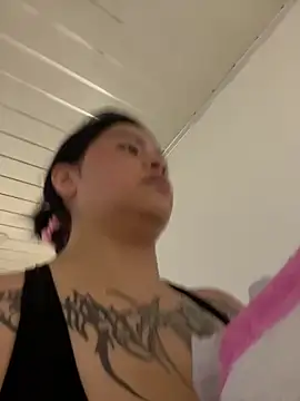 Snapshot of _luna_torres chatting on February 2026 12:48:02 PM luna torres online show from February 2026 12:48:02 PM