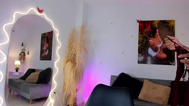 chantall smith online show from November 2025 12:11:01 PM