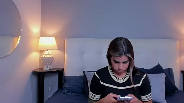 SaraaJhonsonn online show from February 2025 05:39:02 PM