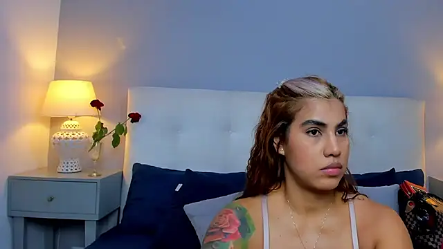 SaraaJhonsonn online show from September 2025 03:37:02 PM