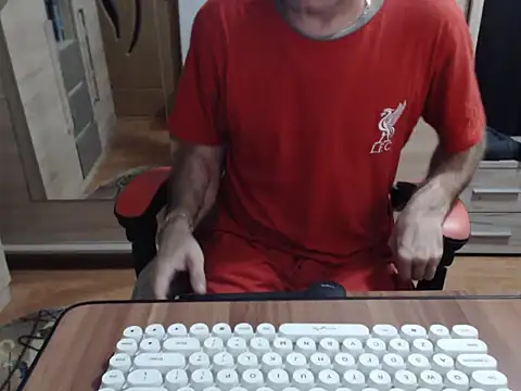 uncutguy01 online show from November 2025 04:47:01 AM