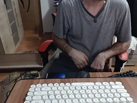 uncutguy01 online show from November 2025 05:08:02 AM