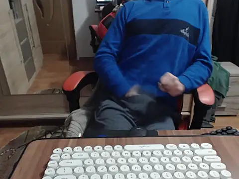 uncutguy01 online show from November 2025 04:25:01 PM