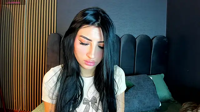 Nicolette ks  online show from November 2025 04:34:02 AM