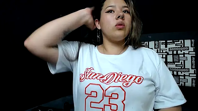 Snapshot of LinaBrowm chatting on January 2025 11:50:01 PM LinaBrowm online show from January 2025 11:50:01 PM
