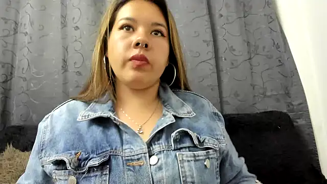 Snapshot of LinaBrowm chatting on January 2025 11:27:02 PM LinaBrowm online show from January 2025 11:27:02 PM