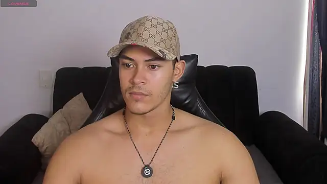 Snapshot of Iamdylan777 chatting on April 2026 01:41:02 PM Iamdylan777 online show from April 2026 01:41:02 PM