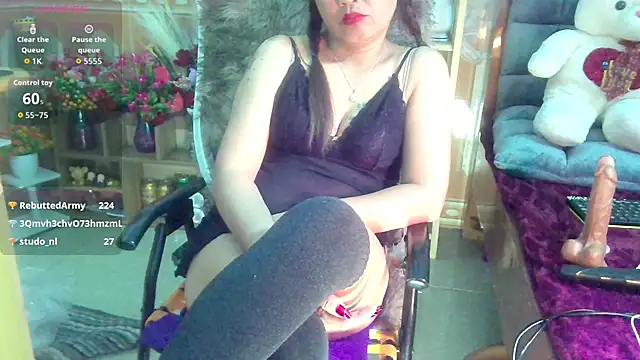 Snapshot of Jerry-Lan chatting on November 2025 07:03:01 PM Jerry-Lan online show from November 2025 07:03:01 PM