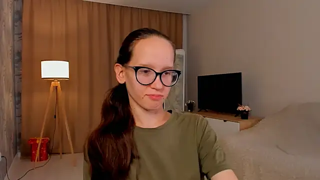 BettyBrowni online show from September 2025 04:07:01 PM