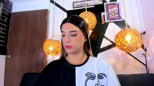 victoria aleia  online show from October 2025 01:09:02 AM