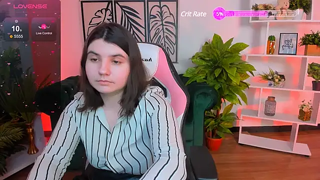 Snapshot of Viola__Shy chatting on February 2025 01:40:02 AM Viola Shy online show from February 2025 01:40:02 AM