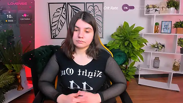 Snapshot of Viola__Shy chatting on February 2025 03:23:01 AM Viola Shy online show from February 2025 03:23:01 AM