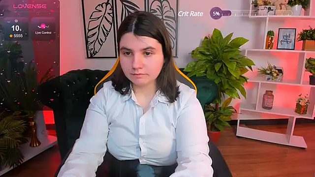 Snapshot of Viola__Shy chatting on February 2025 01:00:02 AM Viola Shy online show from February 2025 01:00:02 AM