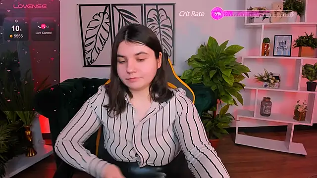 Snapshot of Viola__Shy chatting on March 2025 11:58:02 PM Viola Shy online show from March 2025 11:58:02 PM