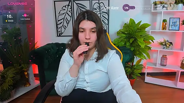 Snapshot of Viola__Shy chatting on March 2025 12:27:02 AM Viola Shy online show from March 2025 12:27:02 AM