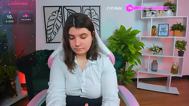 Snapshot of Viola__Shy chatting on March 2025 03:46:02 AM Viola Shy online show from March 2025 03:46:02 AM