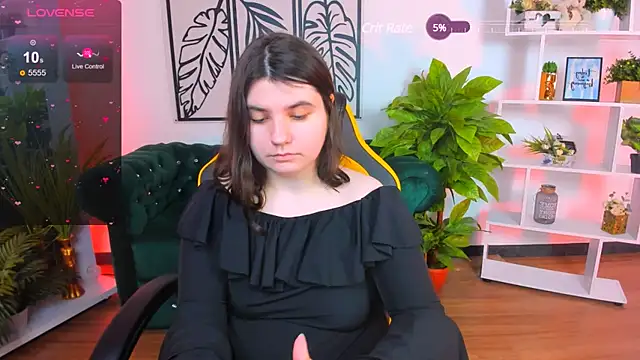 Snapshot of Viola__Shy chatting on March 2025 03:29:02 AM Viola Shy online show from March 2025 03:29:02 AM