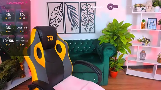 Snapshot of Viola__Shy chatting on March 2025 03:28:02 AM Viola Shy online show from March 2025 03:28:02 AM